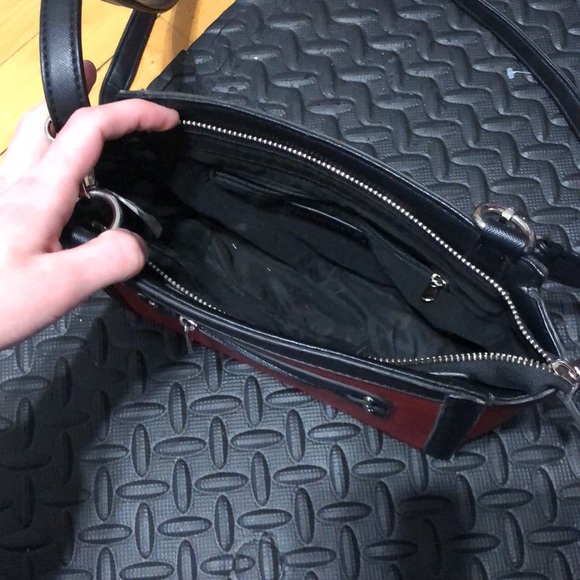 cross body style purse - Picture 4 of 4